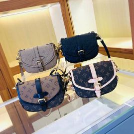 Picture of LV Lady Handbags _SKUfw144002975fw